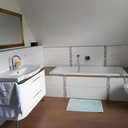 Lovely In With Separate Entrance Appartement *