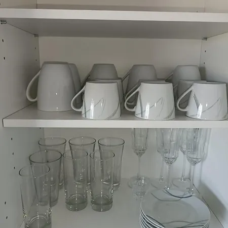 Lovely In With Separate Entrance *